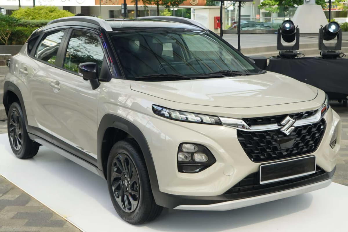 Suzuki Fronx 1.5 Hybrid (Ivory) 2025