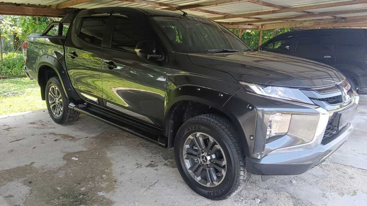 Mitsubishi Triton 2.4L Premium 2023