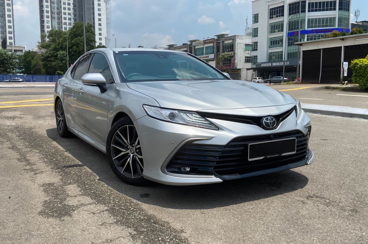 Toyota Camry 2.5 V 2023